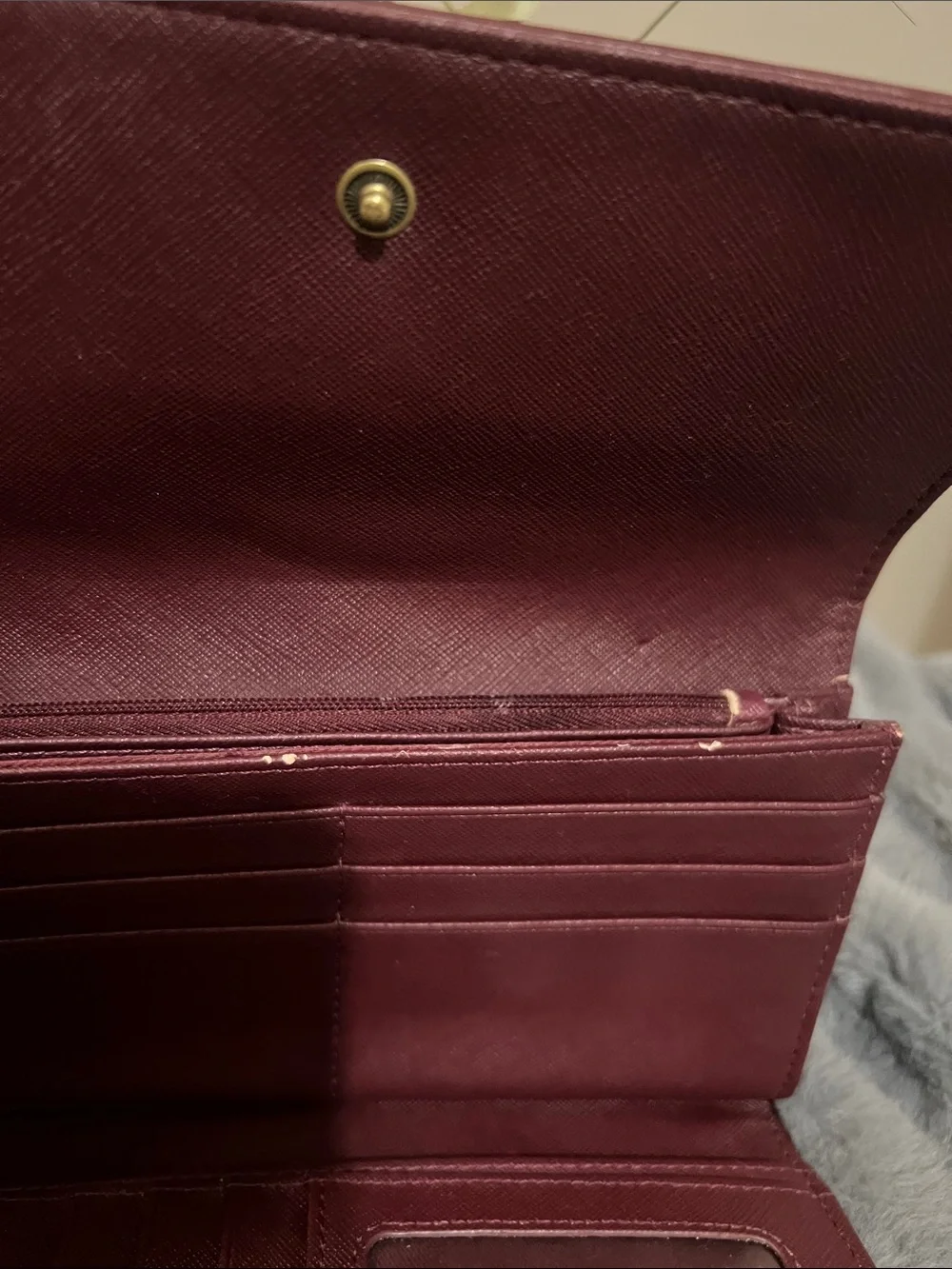 Fossil Chevron Glitter Leather Burgundy Wallet GUC retail $99
